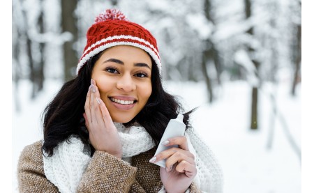 3 kluczowe produkty w pielęgnacji zimą – jak zabezpieczyć twarz, ręce i usta przed chłodem?
